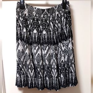 CONTEXT -Lord and Taylor- Black & White Geometric Print Skirt